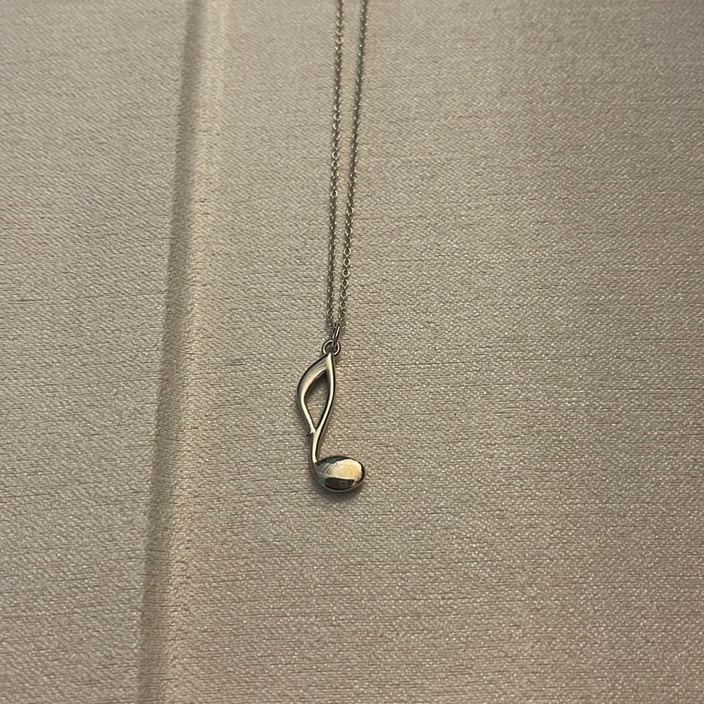 Tiffany & Co. Paloma Picasso Music note necklace .925 18” in perfect condition.